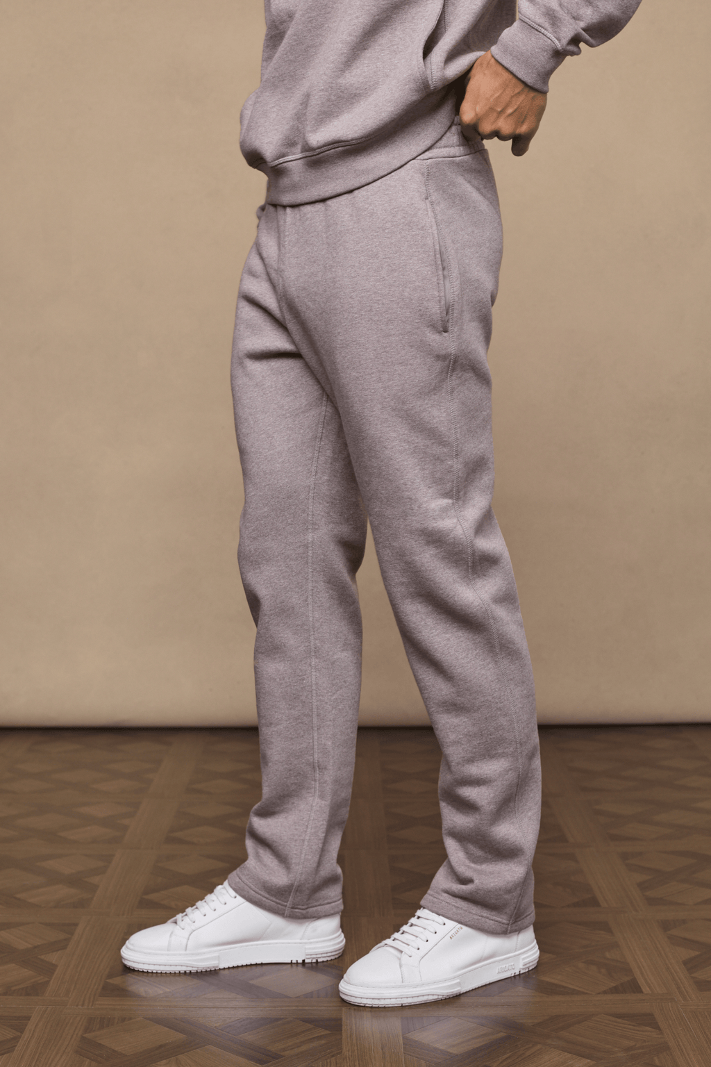 Brown Marl Axel Straight Leg Jogger, crafted from heavyweight fleece, with side pockets and an adjustable waist.
