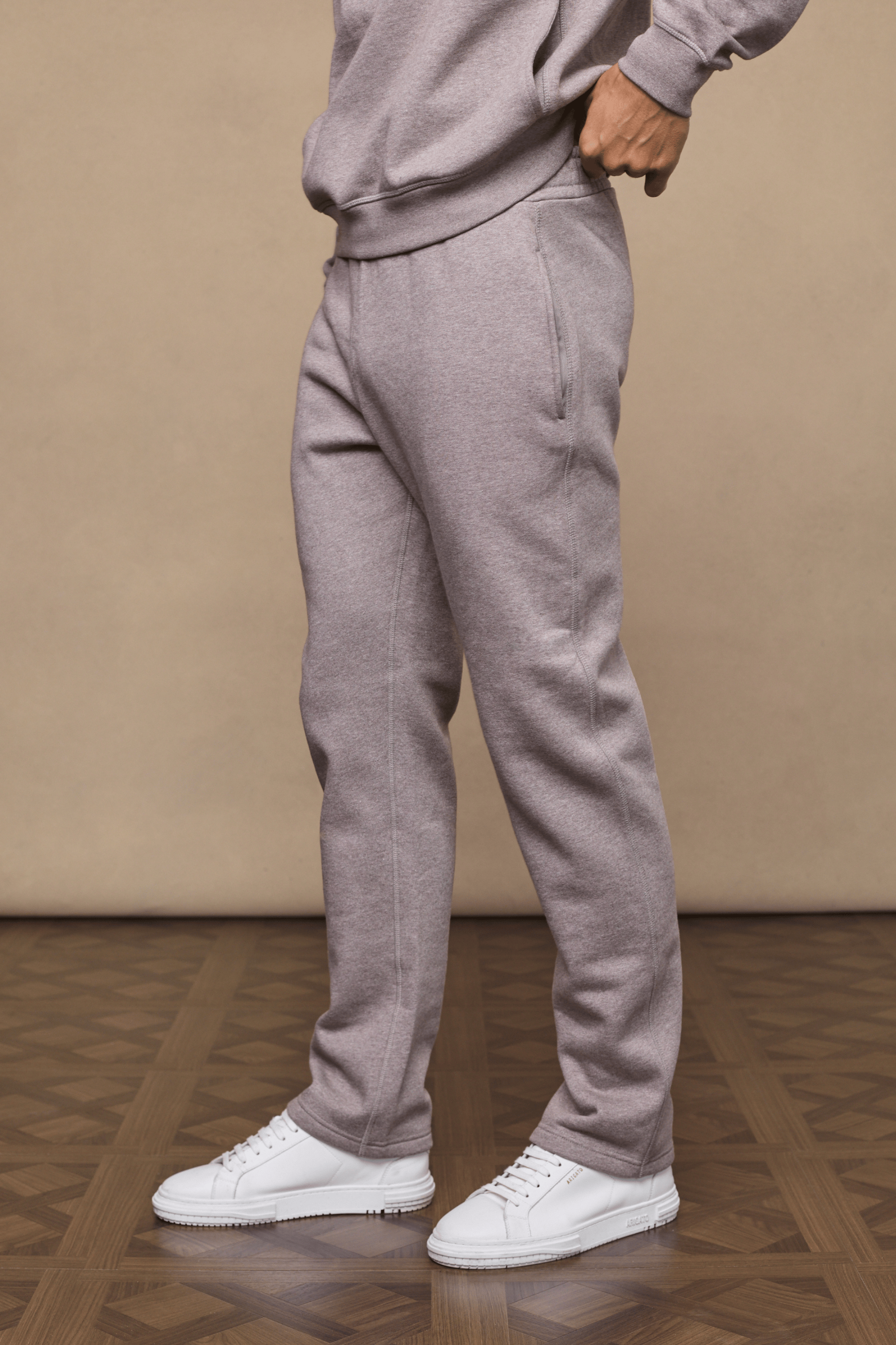 Brown Marl Axel Straight Leg Jogger, crafted from heavyweight fleece, with side pockets and an adjustable waist.