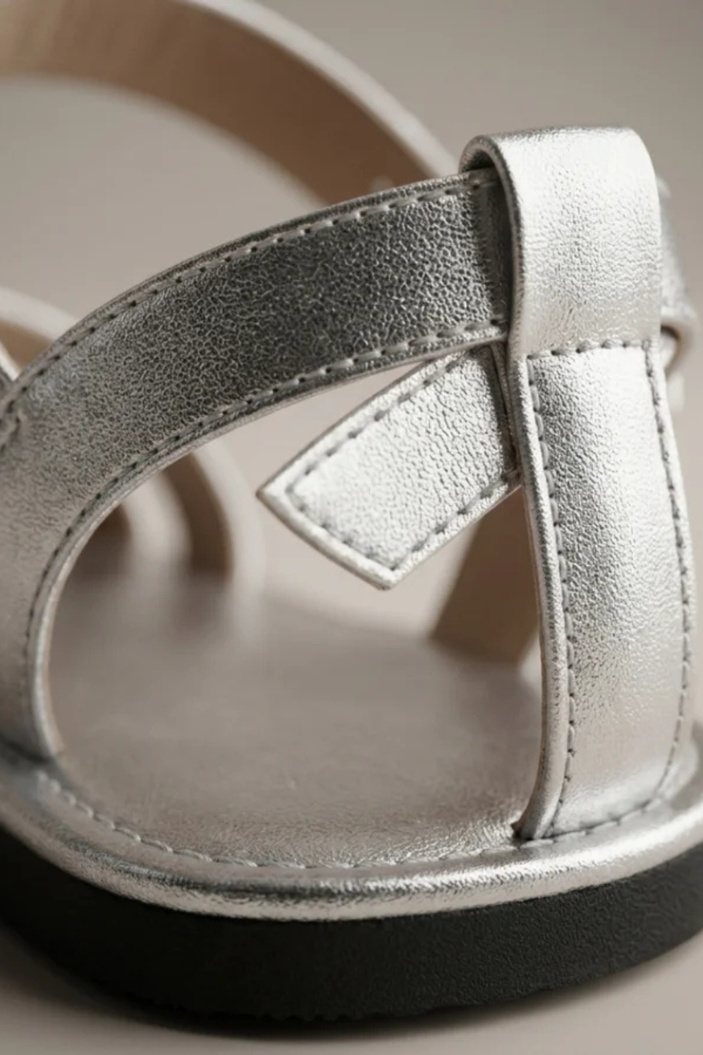 Harriet | Women Metallic Crossover Strappy Flat Sandals