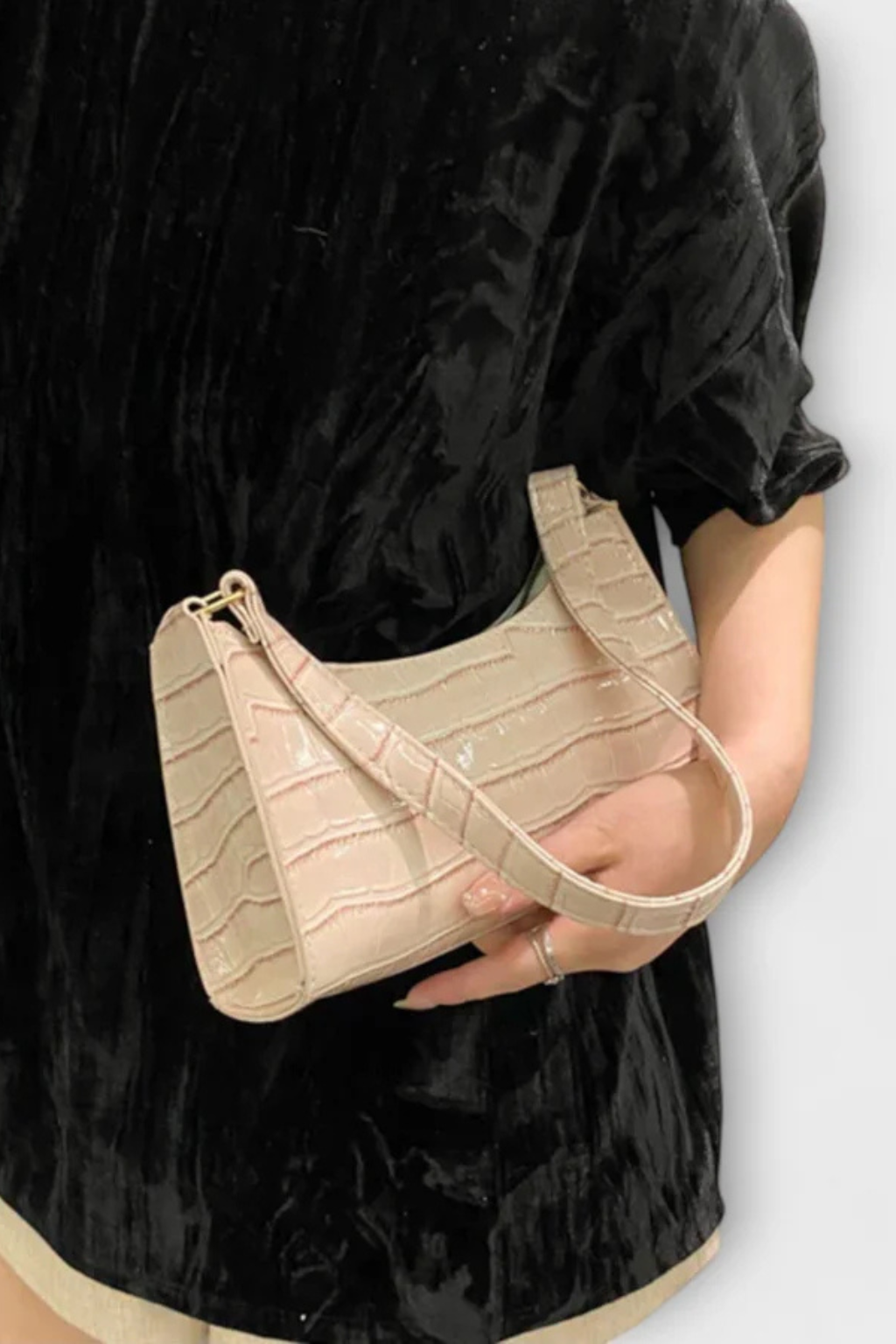 Valmera | Women Elegan Classic Shoulder Bag